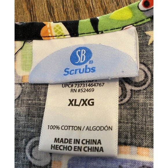 SB Scrubs Womens Halloween Scrub Top Size XL Short Sleeve Pockets - Picture 3 of 12